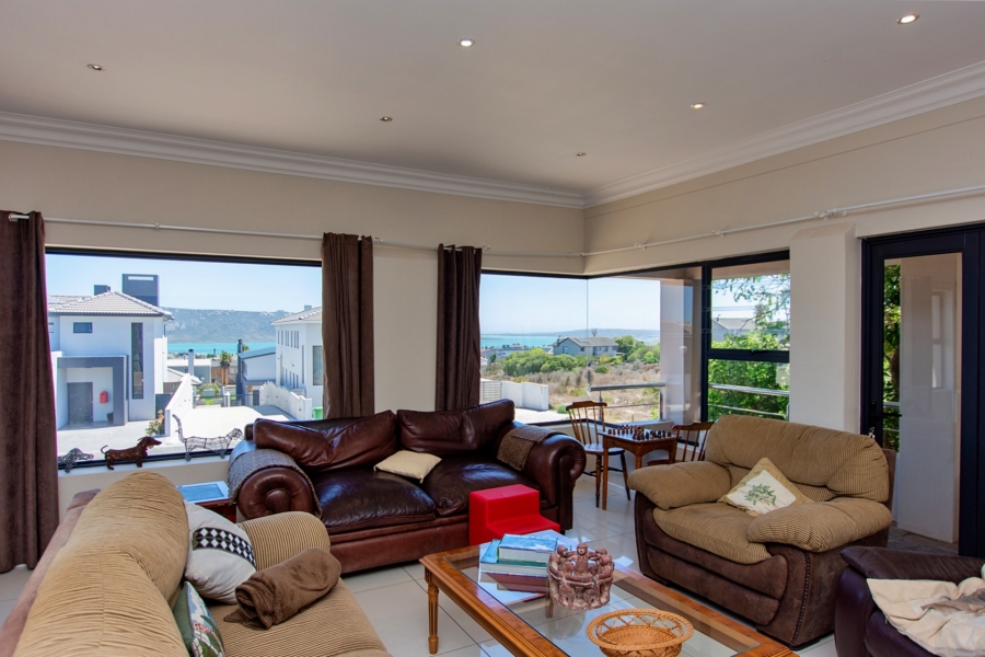5 Bedroom Property for Sale in Myburgh Park Western Cape